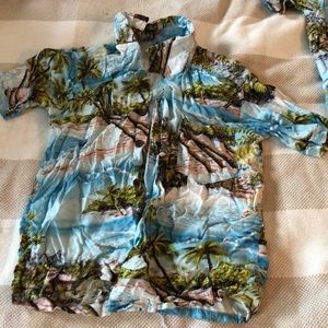 Beautiful, cozy Hawaiian Shirt